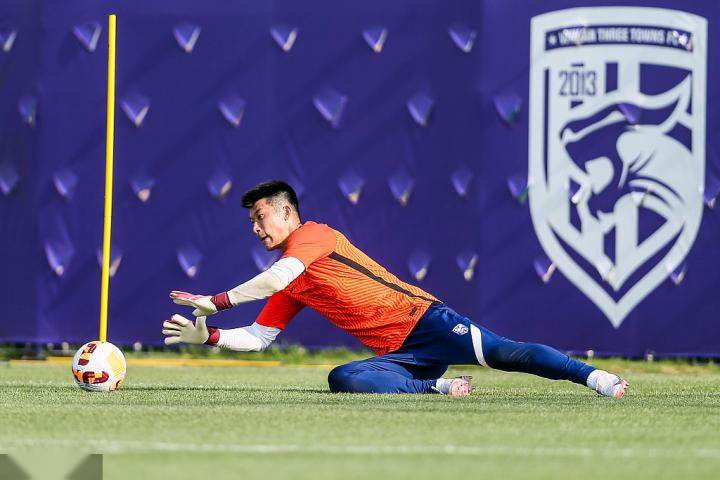 包含武汉三镇内部会议纪要流出——今晚战术微调,西甲使命明确,团队化学反应显著的词条 包含武汉三镇内部会议纪要流出——今晚战术微调,西甲使命明确,团队化学反应显著的词条